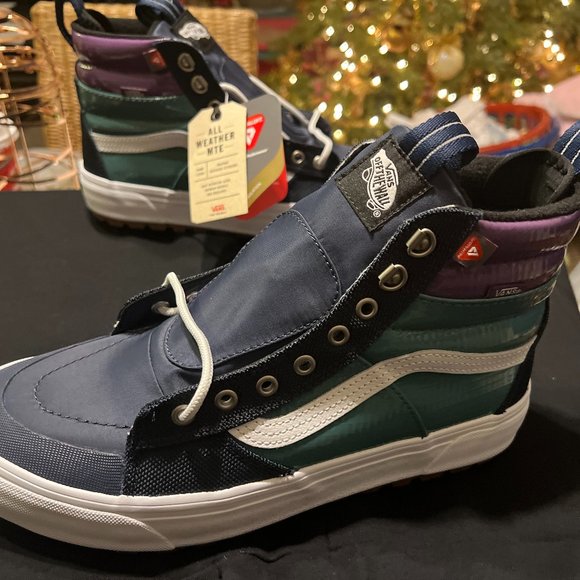 Vans - Picture 2 of 5